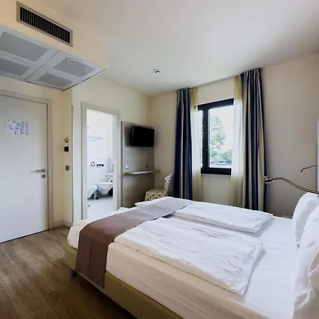 Hotell Arena Sirmione