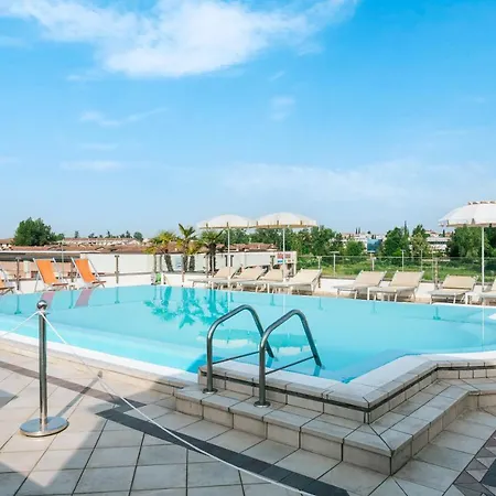 Arena Ξενοδοχείο 3*